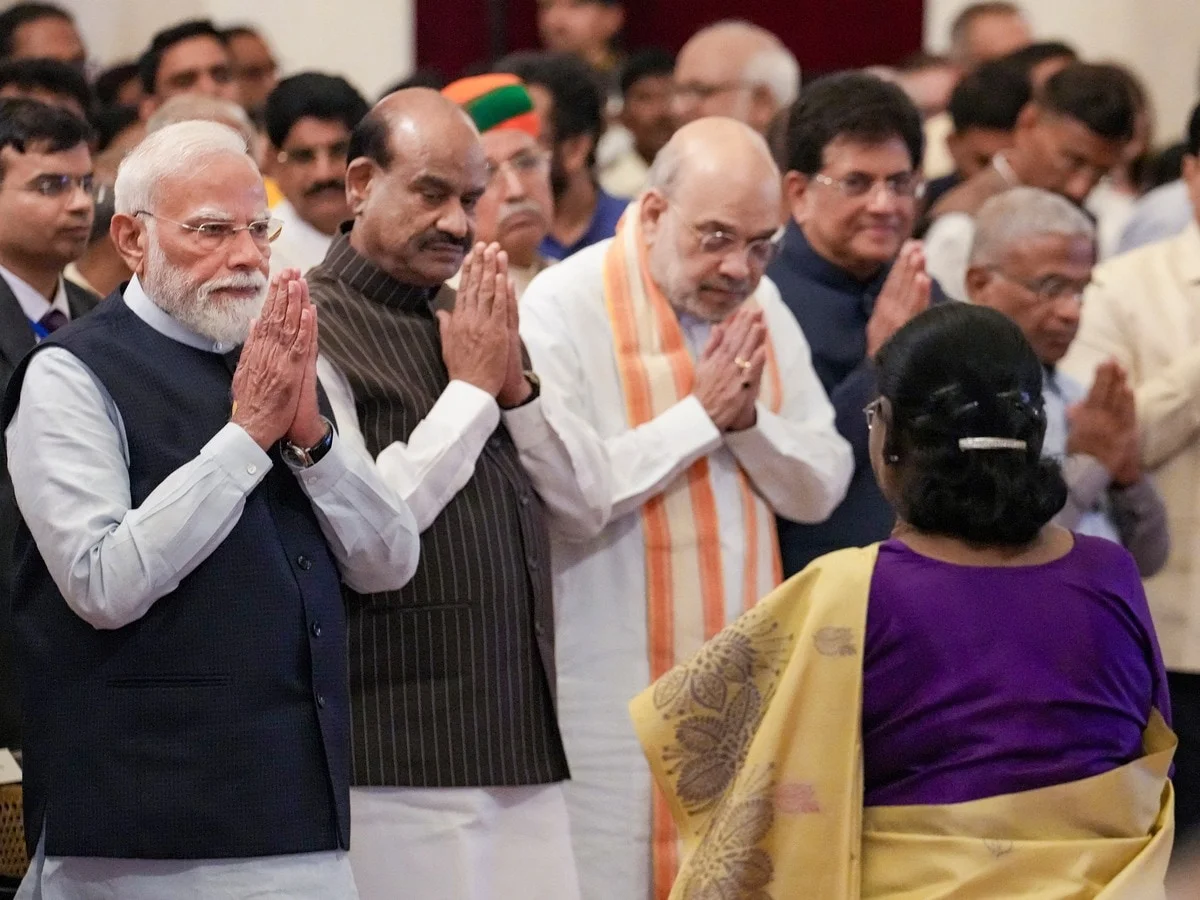 मोदी कैबिनेट से किन मंत्रियों की होगी छुट्टी, किनके बदले जा सकते हैं विभाग?