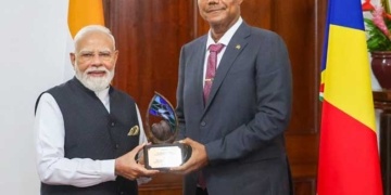 प्रधानमंत्री मोदी को सेशेल्स में ‘गार्डियन ऑफ द ब्लू होराइजन’ सम्मान