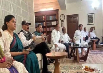 ममता बनर्जी की मौजूदगी के बीच टीएमसी में बगावत की सुगबुगाहट से बढ़ी सियासी गर्मी