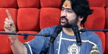 चंदा घोटाले के आरोपों के बीच धीरेंद्र शास्त्री का बयान सुर्खियों में