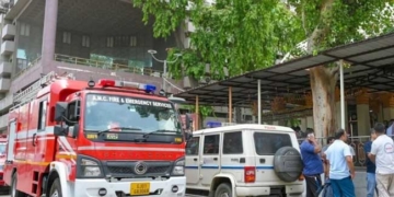 गुजरात में हाई अलर्ट, बम धमकी के बाद जांच में जुटी एजेंसियां