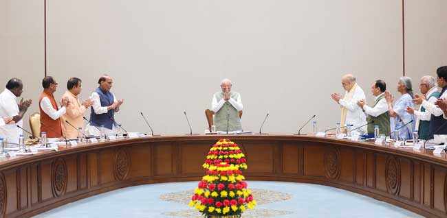 सुशासन का प्रतीक बना लंबा कार्यकाल: मोदी के नाम नया कीर्तिमान