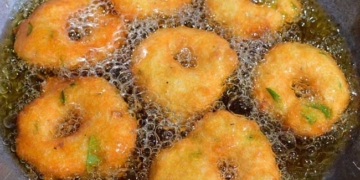 नाश्ते में बनाएं स्वादिष्ट मेदू वड़ा, हर निवाला होगा लाजवाब