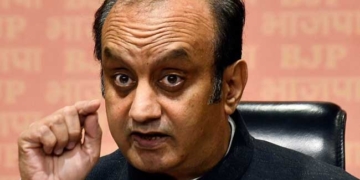 जम्मू-कश्मीर में सत्ता संग्राम तेज, उमर के आरोपों पर भाजपा ने साधा निशाना
