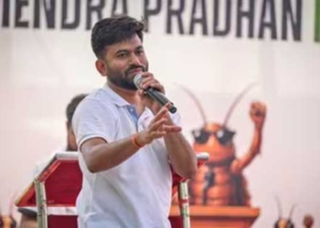 अन्ना बनाम नई युवा राजनीति? अभिजीत दीपके के बयान से बढ़ी सियासी चर्चा