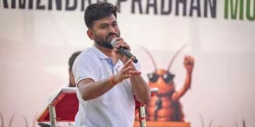 अन्ना बनाम नई युवा राजनीति? अभिजीत दीपके के बयान से बढ़ी सियासी चर्चा