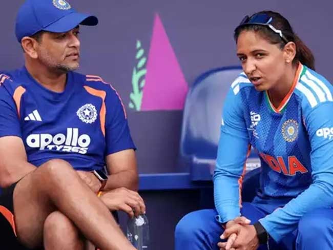 भारतीय महिला टीम पर संकट? हरमनप्रीत और कोच को लेकर उठी बड़ी बहस